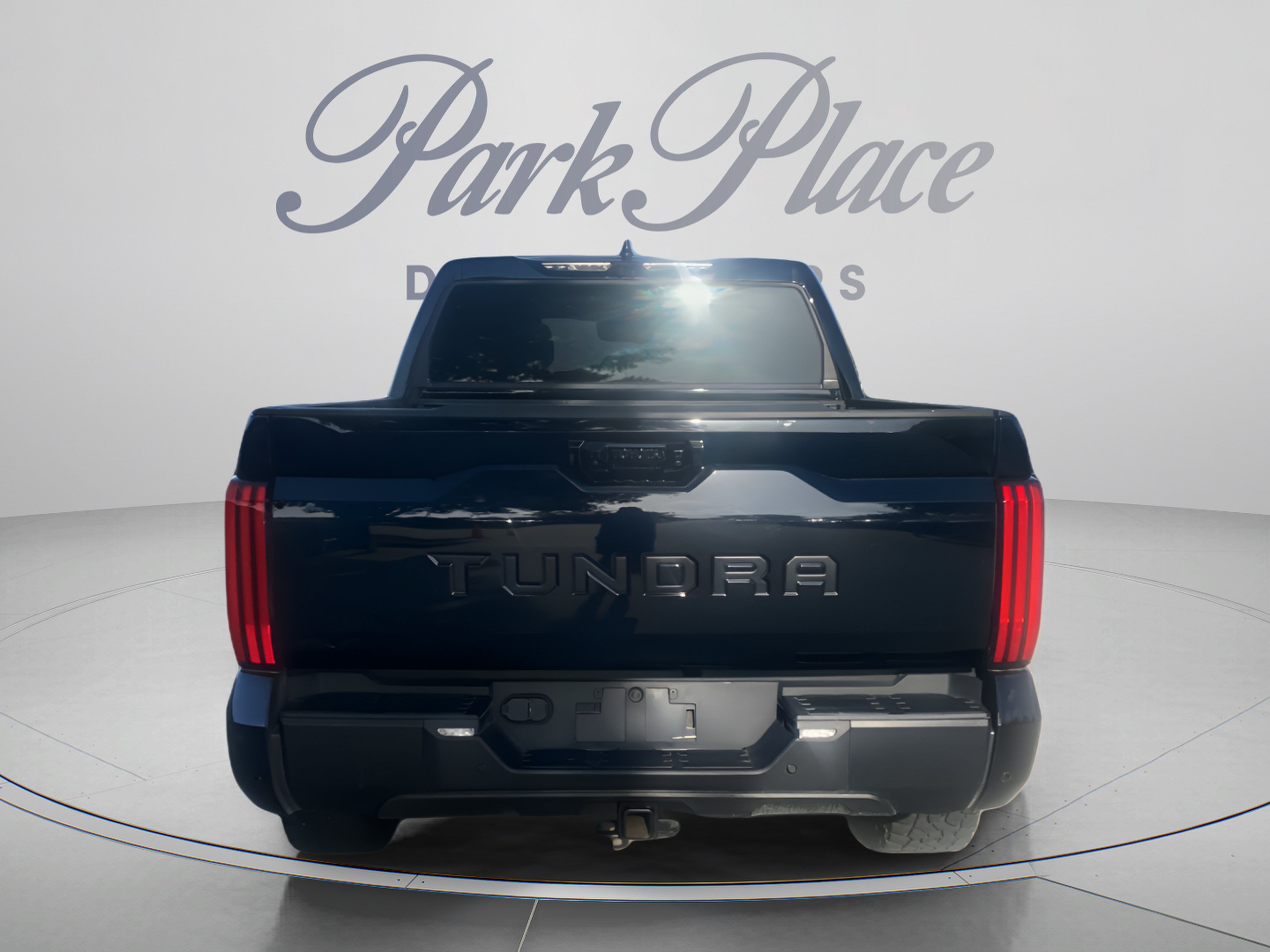 Used 2026 Toyota Tundra Limited AWD/4WD image 4