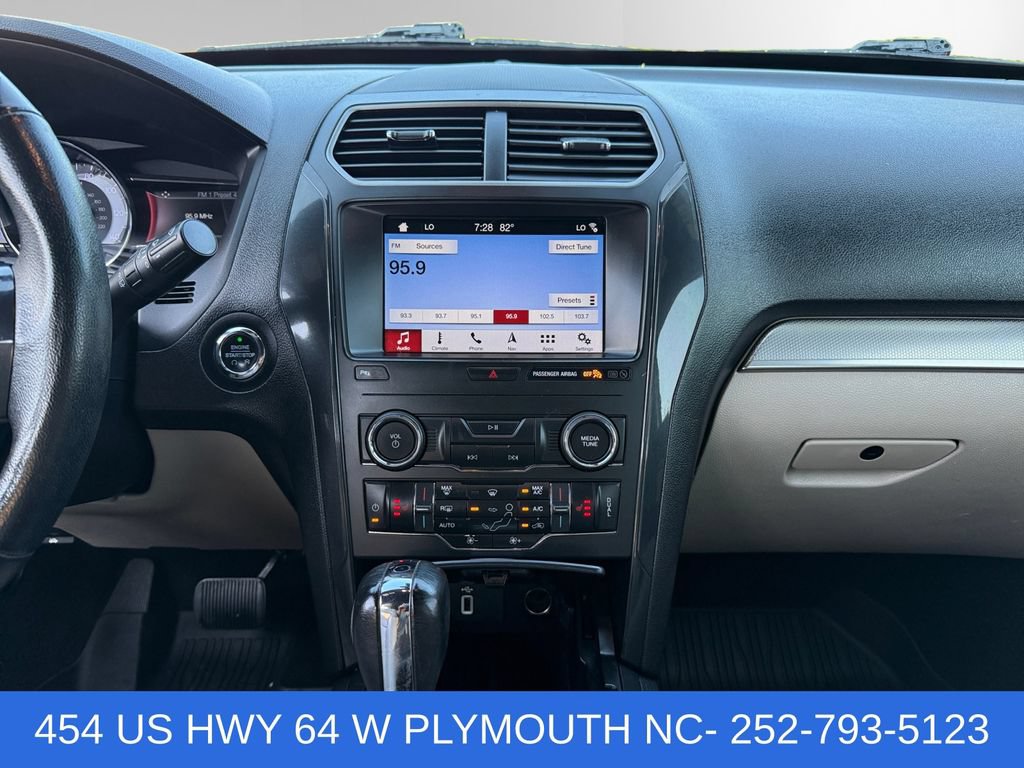 Used 2019 Ford Explorer XLT w/ Equipment Group 202A FWD image 11