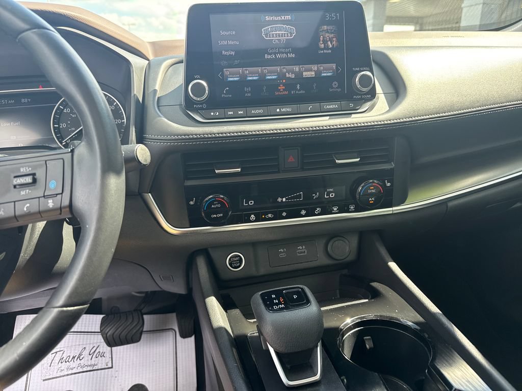 Used 2023 Nissan Rogue SV w/ SV Premium B Package FWD image 19