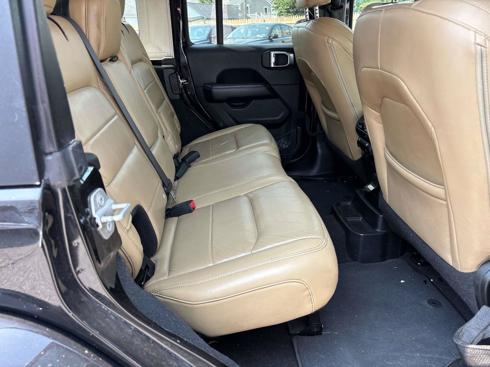 Certified 2018 Jeep Wrangler Unlimited Sahara w/ Dual Top Group AWD/4WD image 10