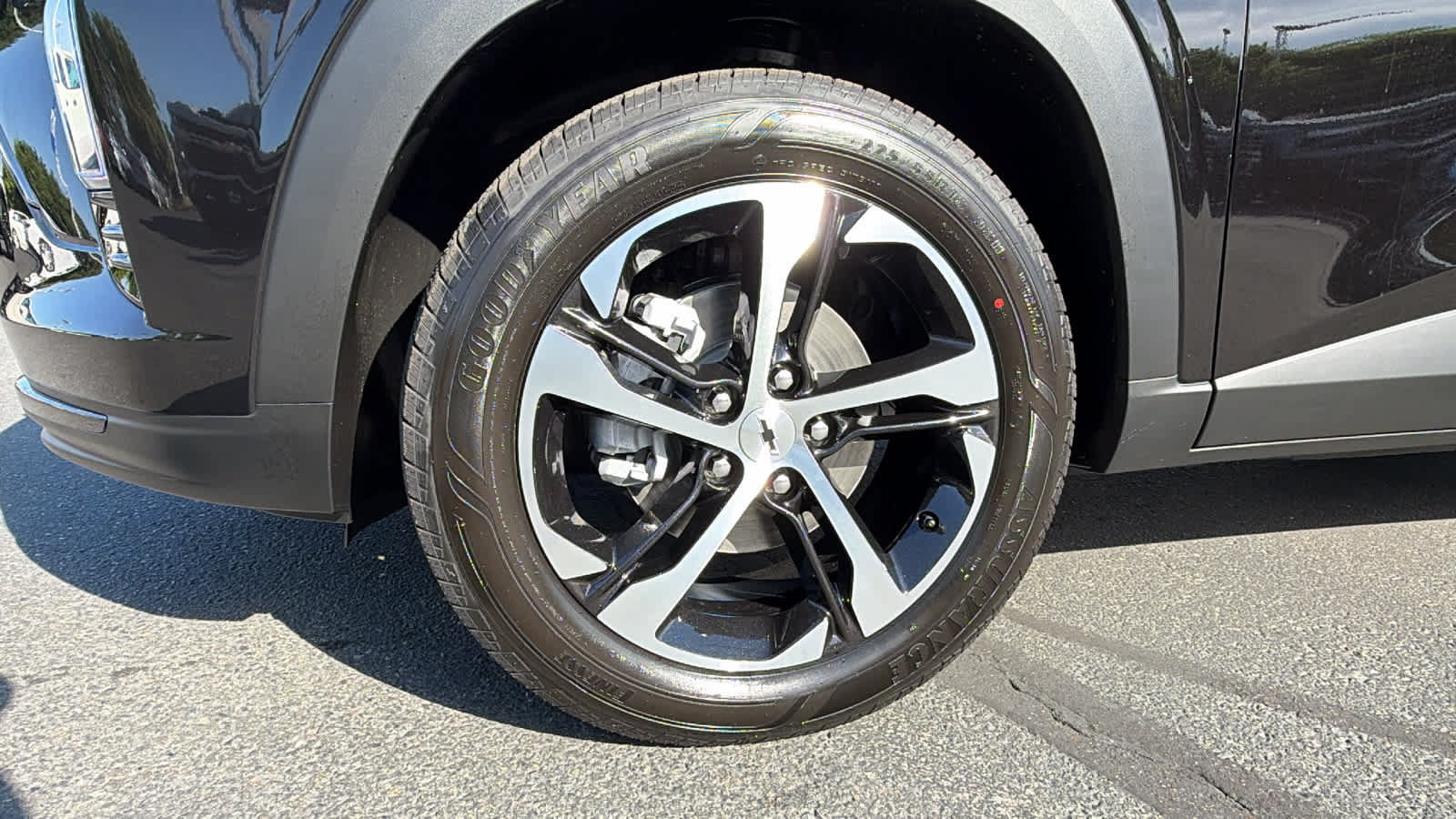 New 2026 Chevrolet Trax RS w/ Sunroof Package FWD image 9