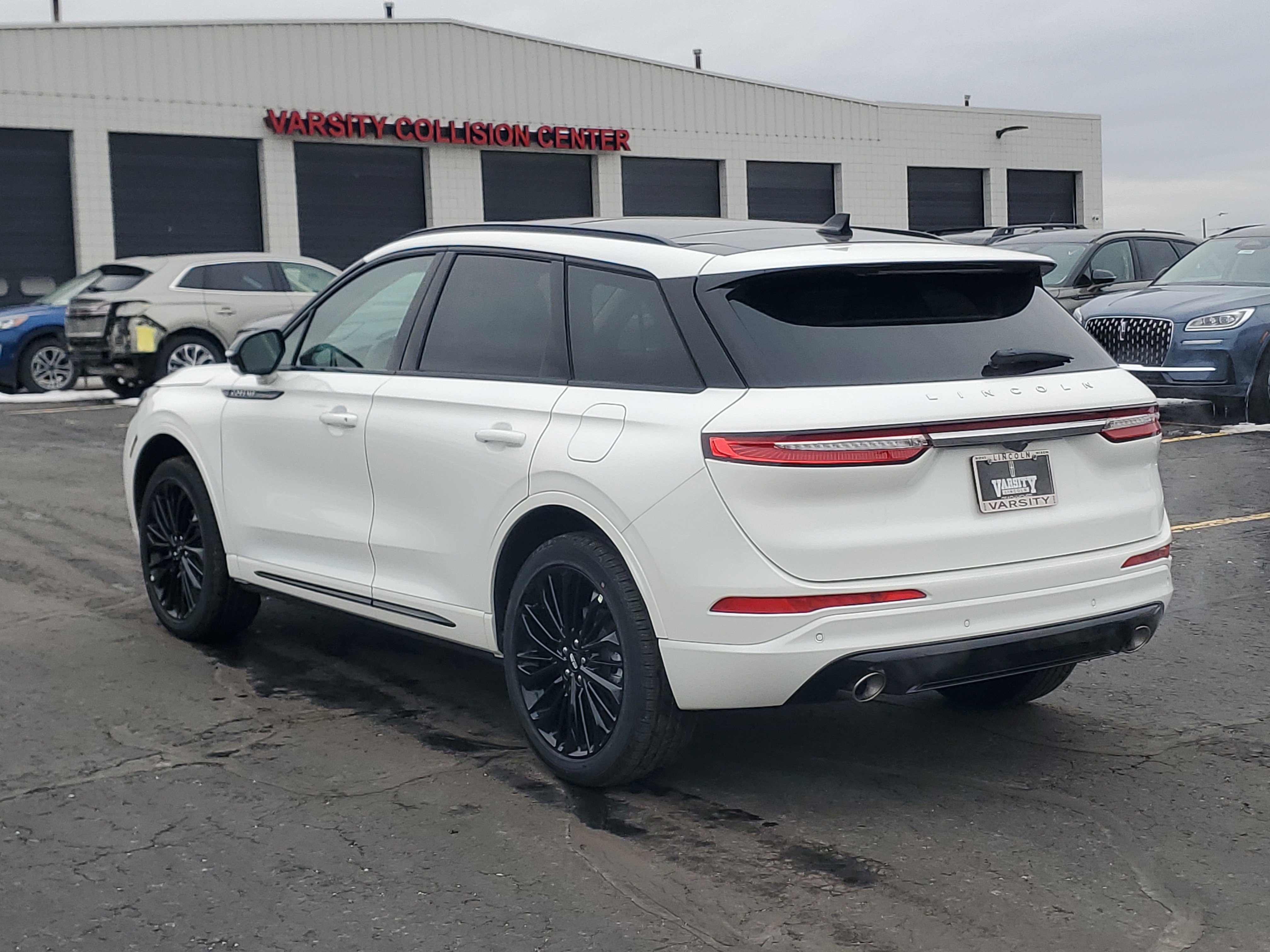 New 2026 Lincoln Corsair Premiere image 3