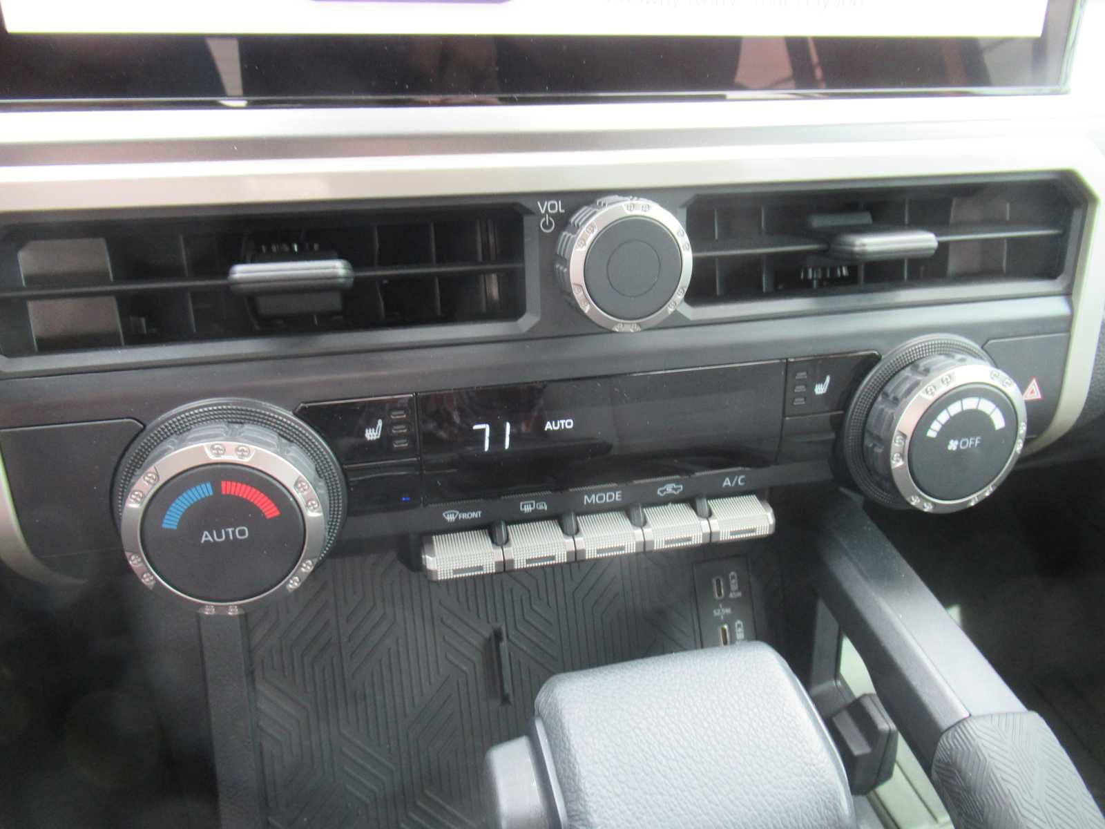 Used 2024 Toyota Tacoma TRD Off-Road image 29