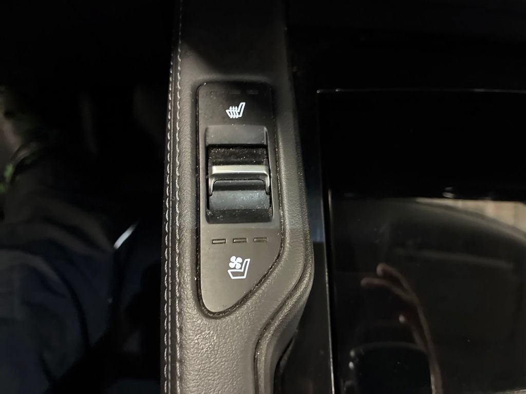 Certified 2021 Kia Telluride EX w/ EX Premium Package AWD/4WD image 27