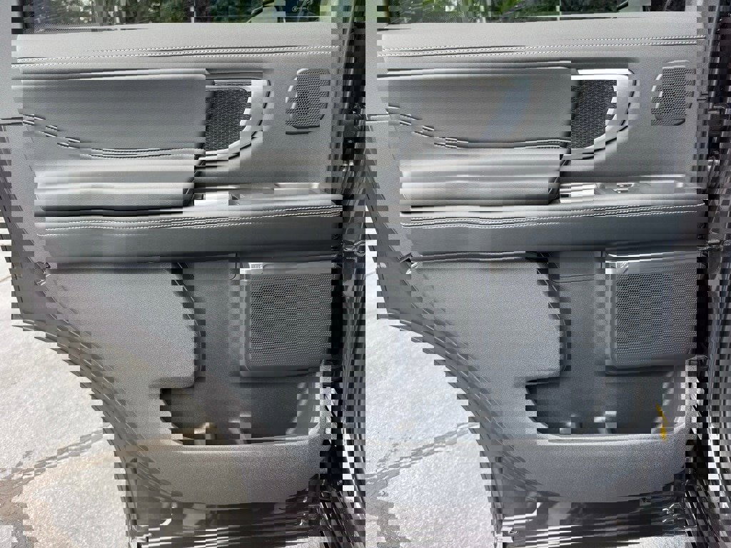 New 2025 Ford Expedition Platinum w/ Stealth Performance Package image 33