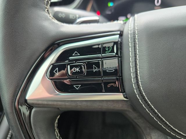 Used 2023 Jeep Grand Cherokee Overland w/ Advanced Protech Group III AWD/4WD image 29