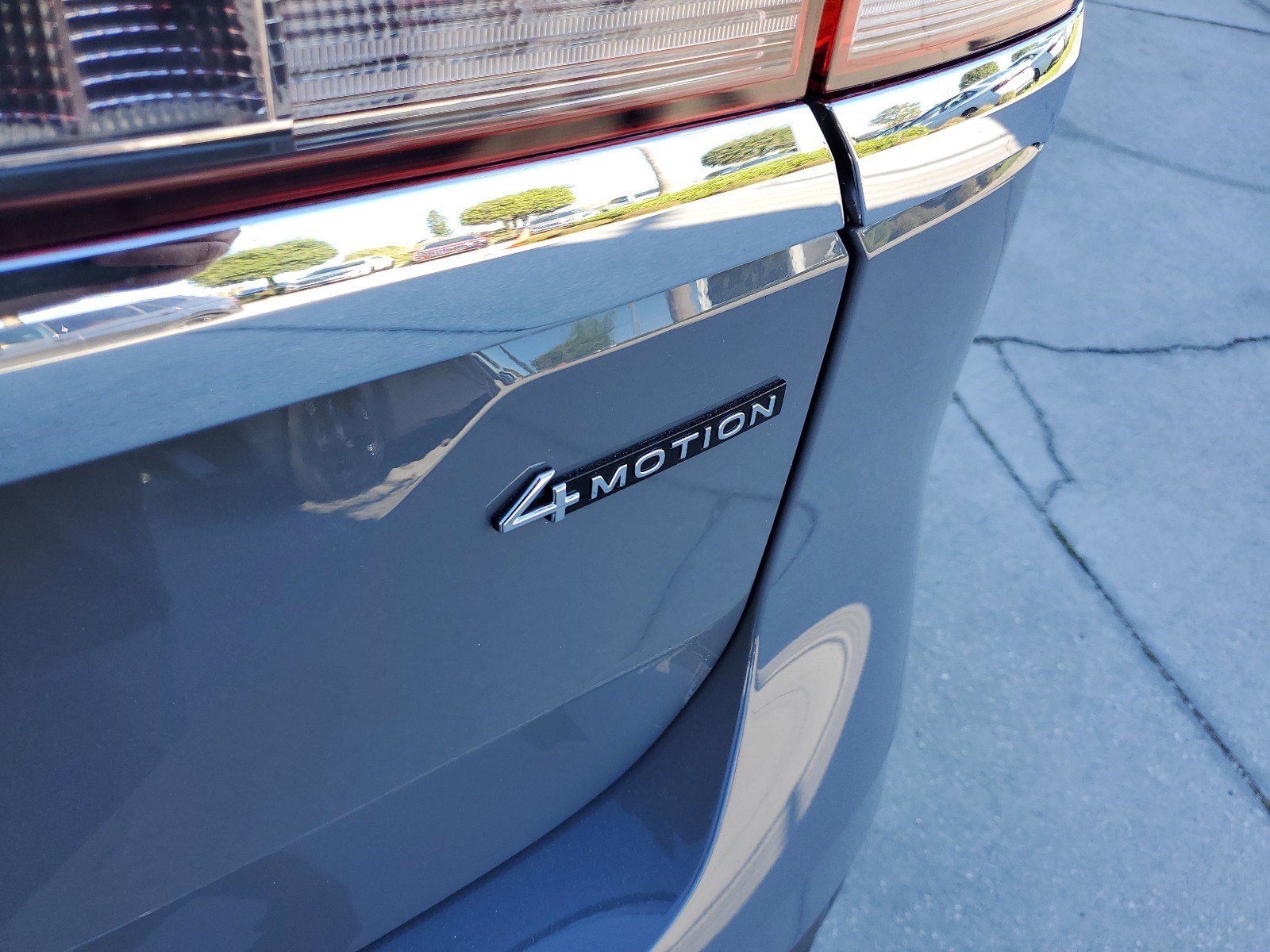 New 2025 Volkswagen Atlas SEL image 7