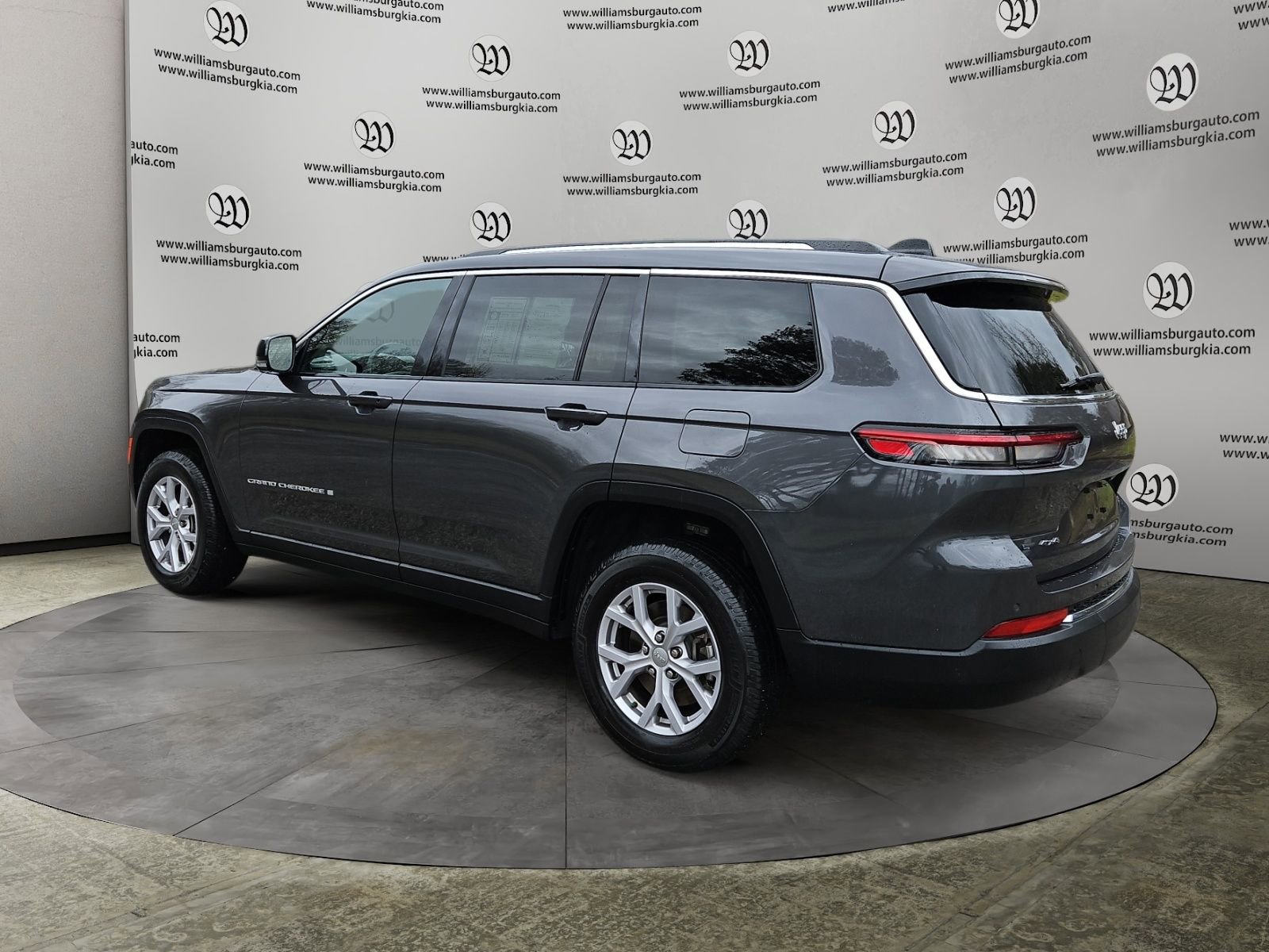 Used 2022 Jeep Grand Cherokee L Limited image 3