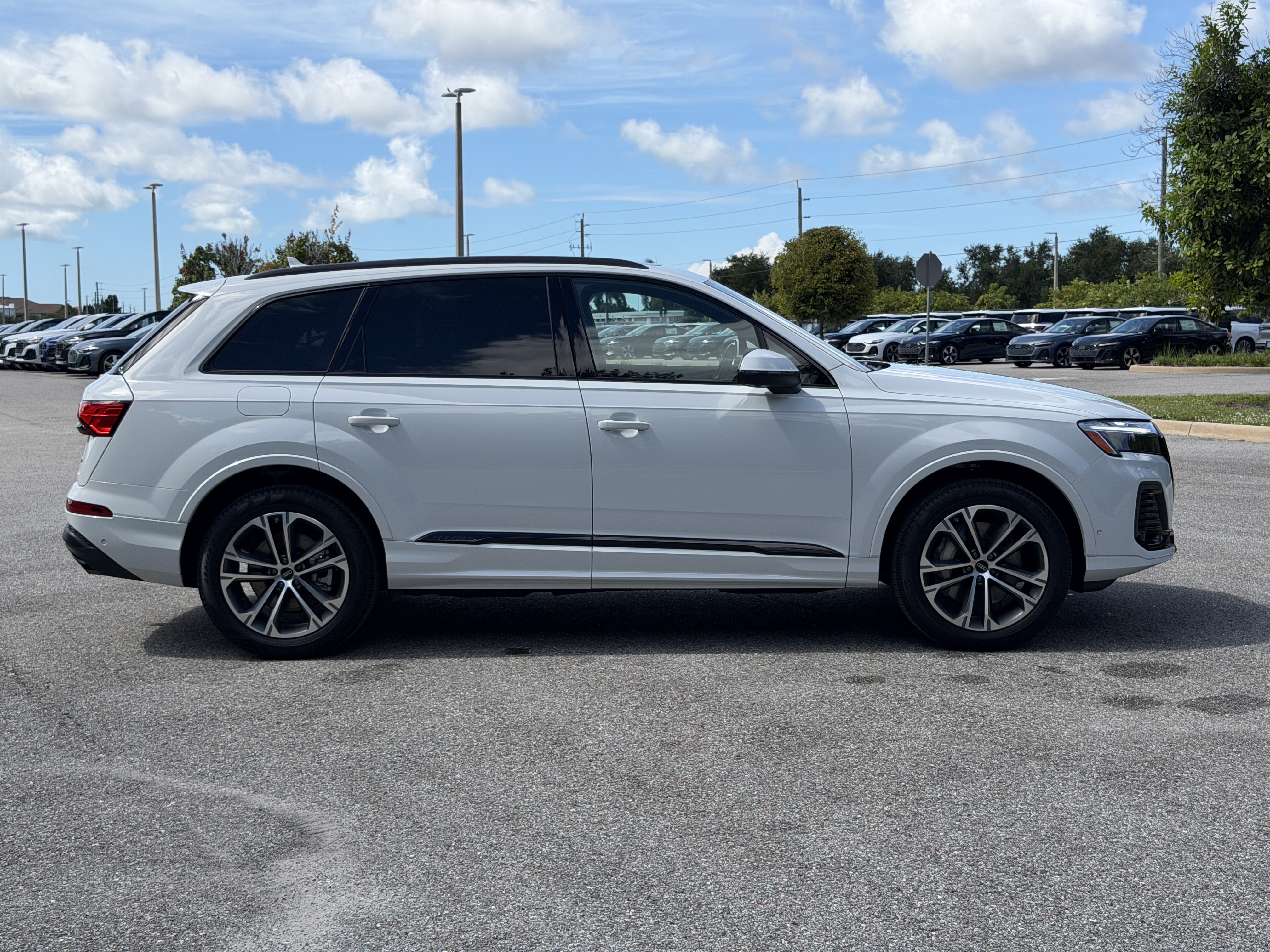 New 2026 Audi Q7 2.0T Premium Plus AWD/4WD image 8