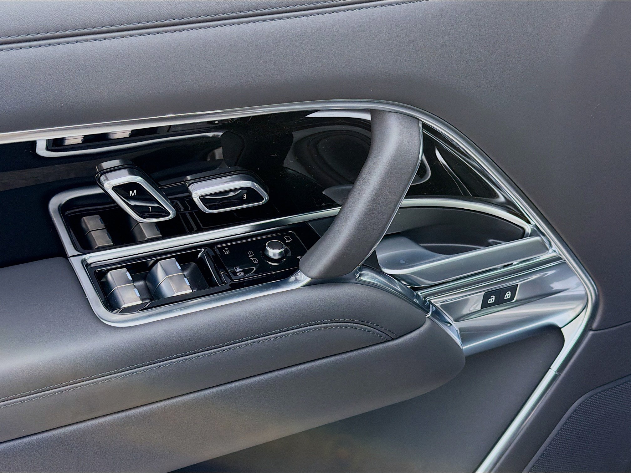 New 2026 Land Rover Range Rover SE AWD/4WD image 22