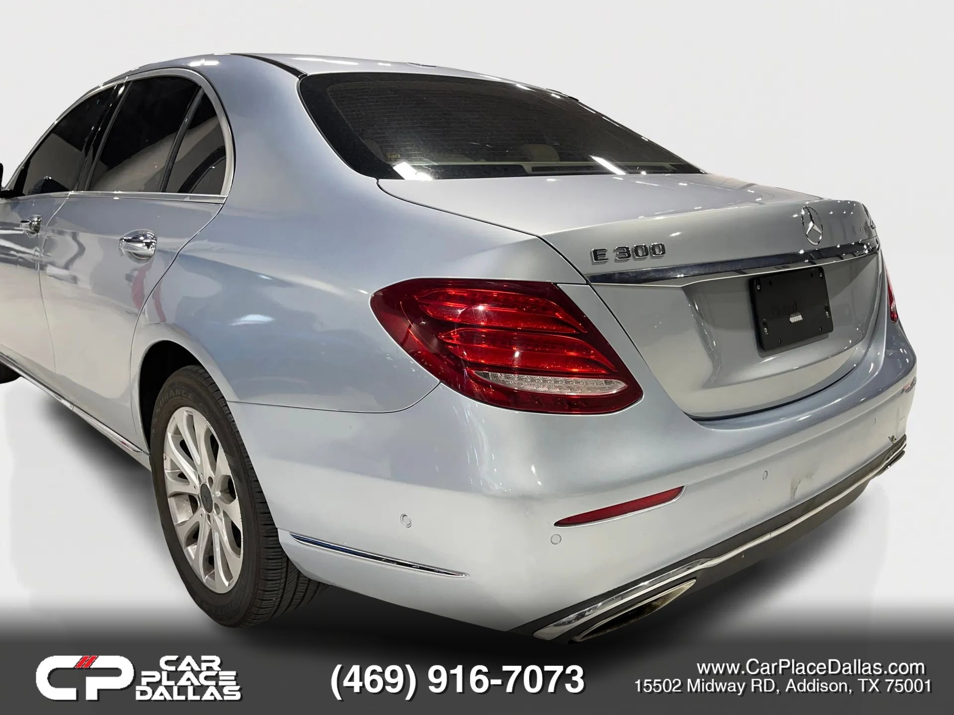 Used 2017 Mercedes-Benz E 300 4MATIC w/ Premium 1 Package image 9