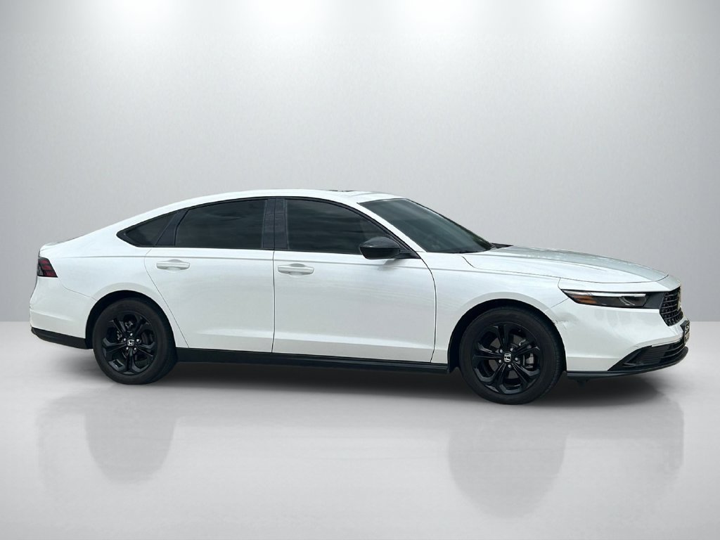 Used 2025 Honda Accord SE image 4
