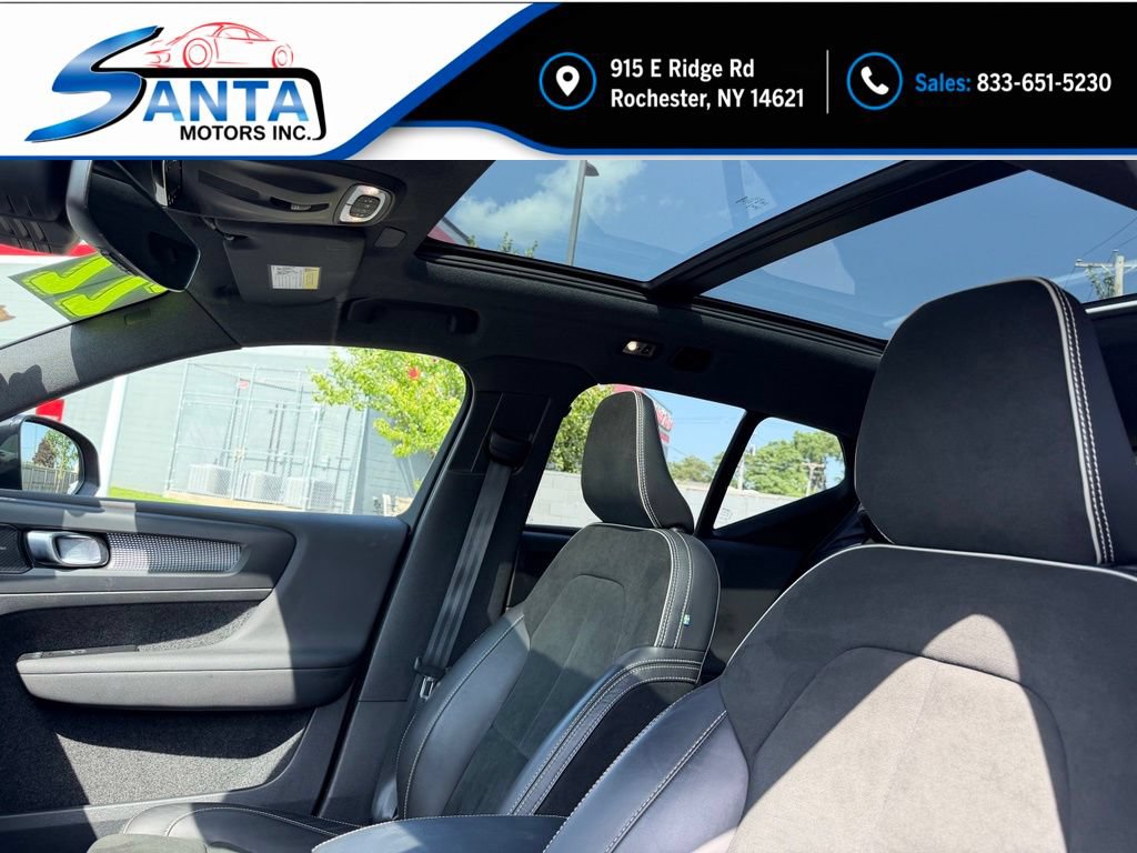 Used 2022 Volvo XC40 T5 R-Design AWD/4WD image 13