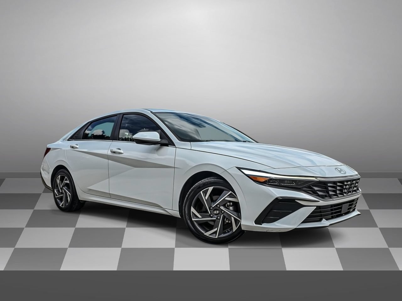 Used 2025 Hyundai Elantra SEL FWD image 1