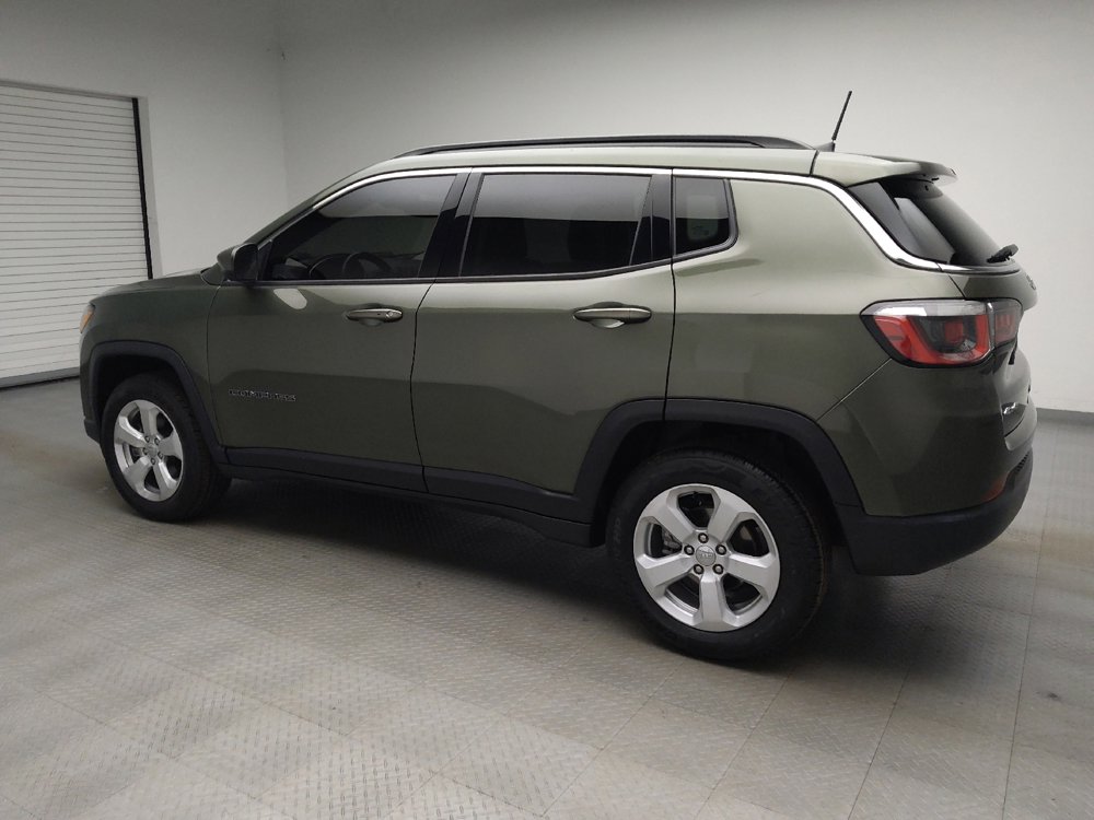 Used 2019 Jeep Compass Latitude w/ Cold Weather Group AWD/4WD image 3