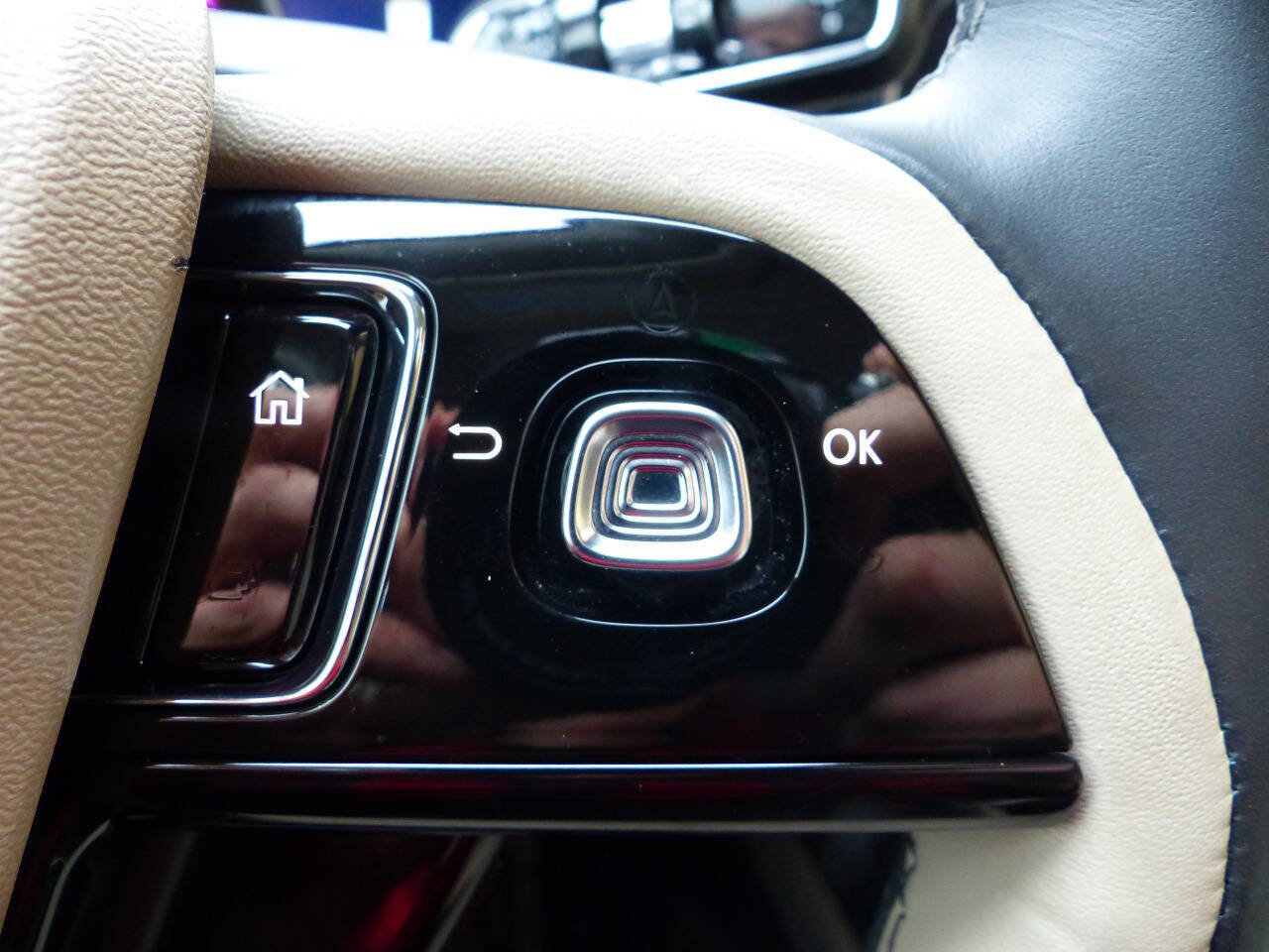 Used 2025 Lincoln Corsair Reserve w/ Equipment Group 202A image 24