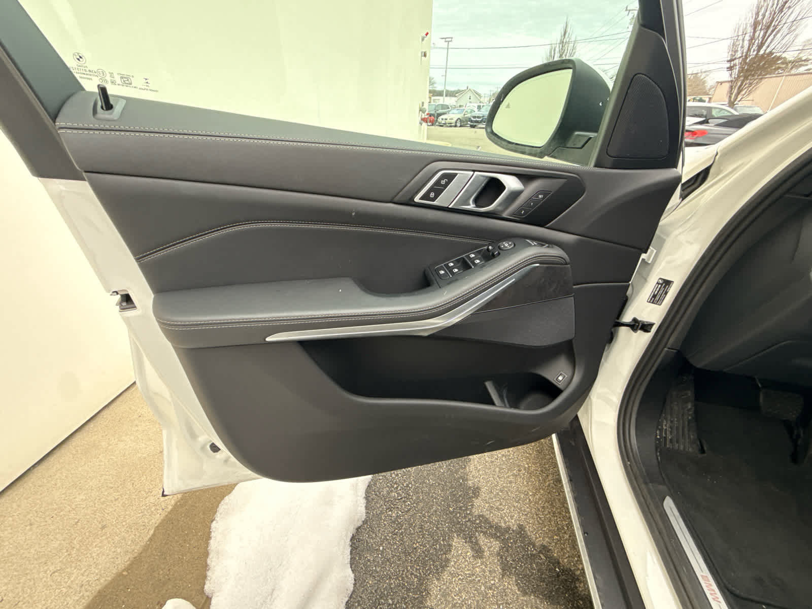 Certified 2025 BMW X5 xDrive50e image 12