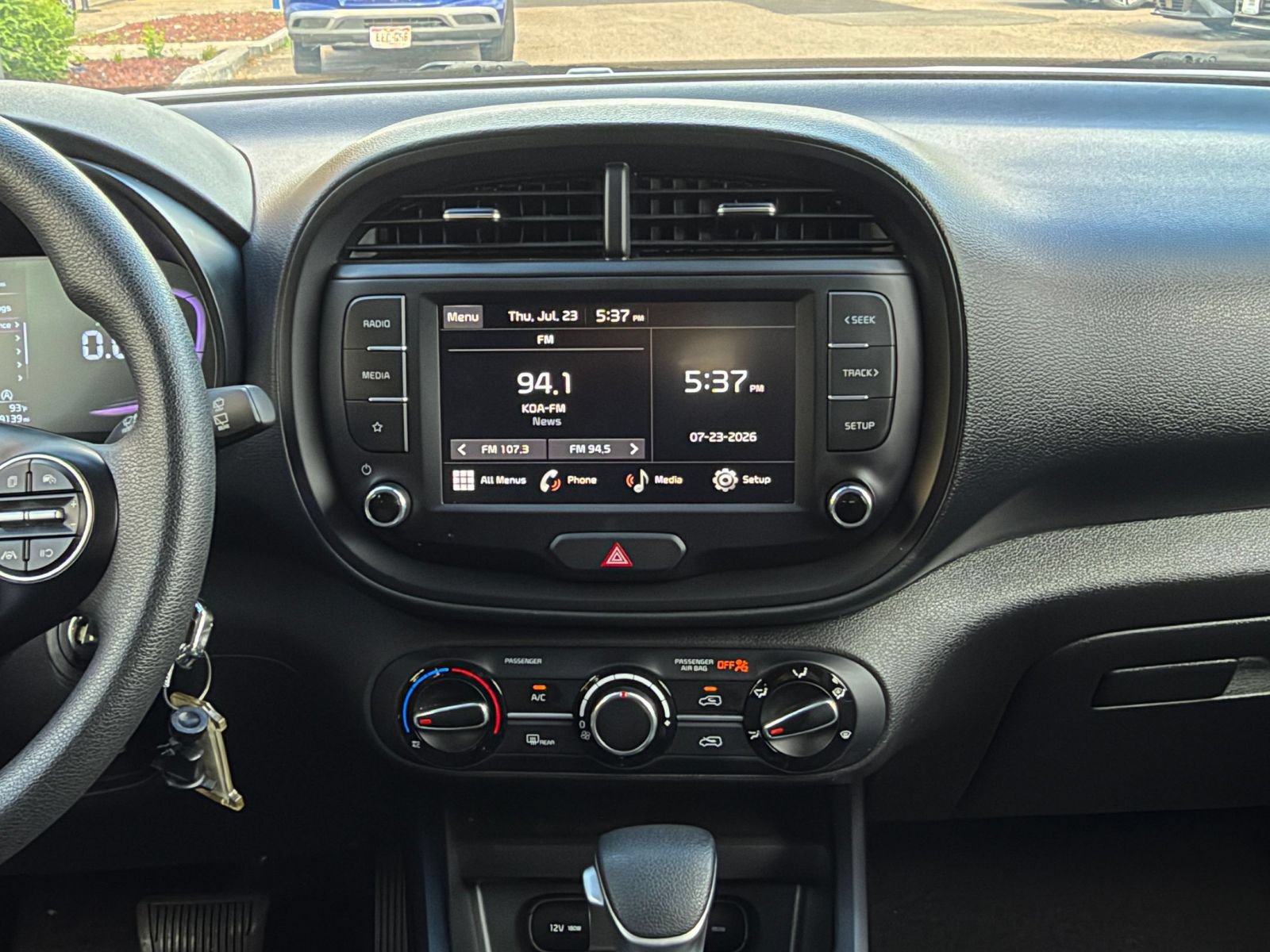 Used 2025 Kia Soul LX w/ LX Technology Package FWD image 19