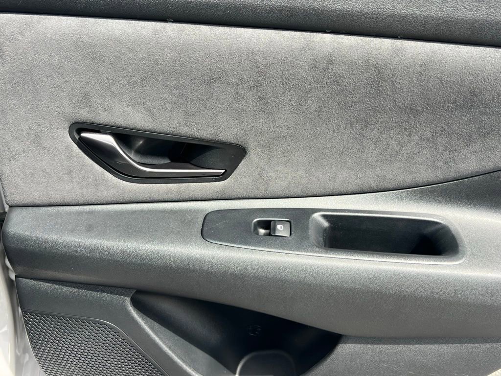 Used 2022 Hyundai Elantra N FWD image 17