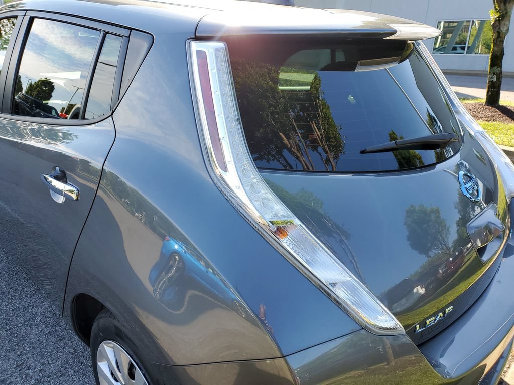 Used 2017 Nissan Leaf S w/ Charge Package FWD image 13