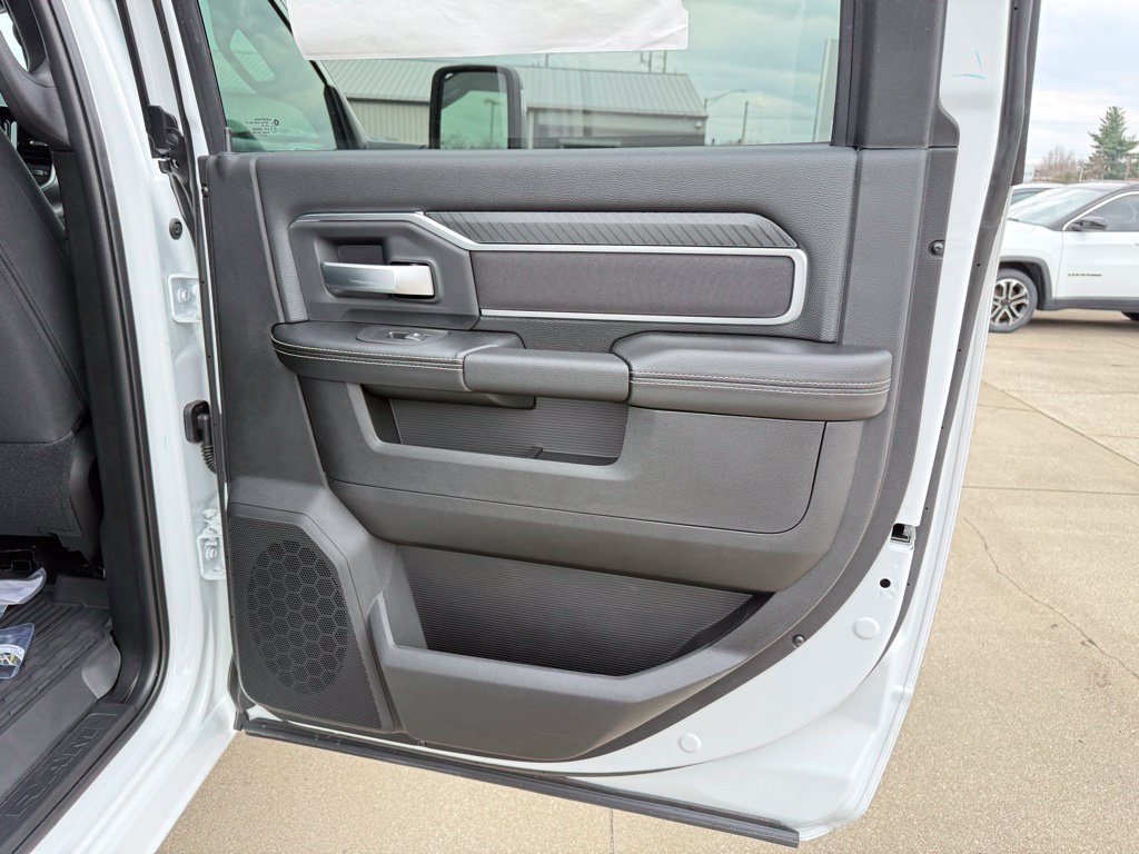 New 2026 RAM 3500 Big Horn AWD/4WD image 21