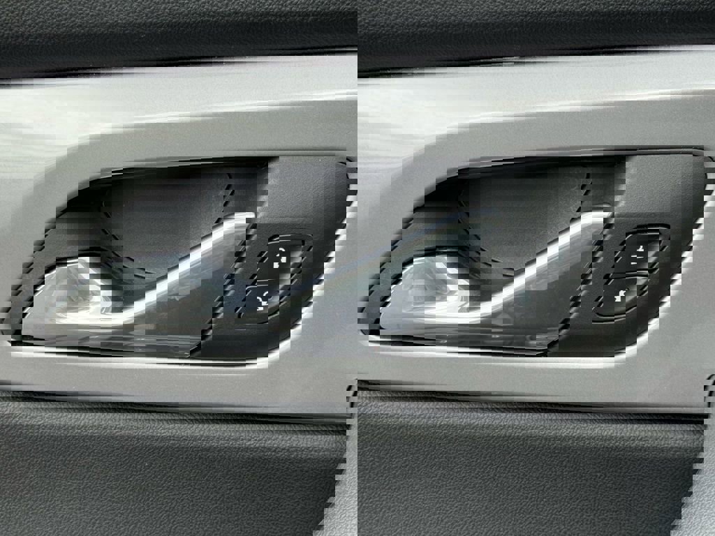 Used 2024 Chevrolet Blazer LT w/ Convenience Package image 17