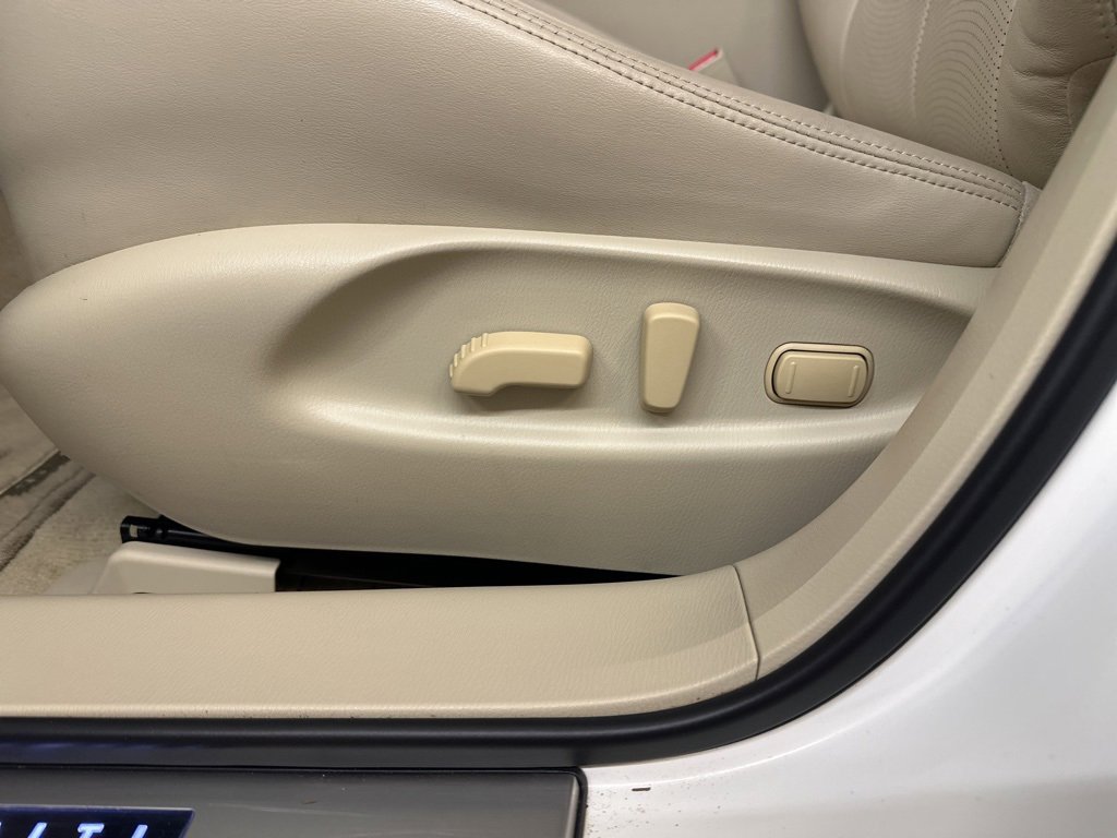 Used 2015 INFINITI Q70 L 3.7 image 11