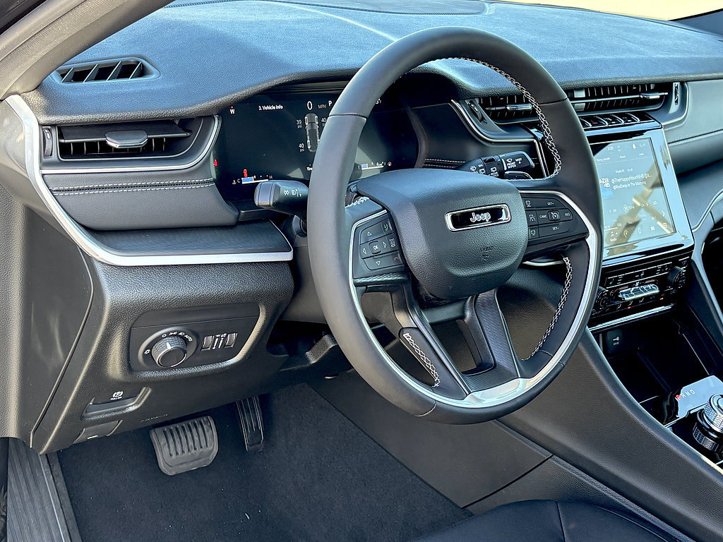 New 2026 Jeep Grand Cherokee Laredo X RWD image 7