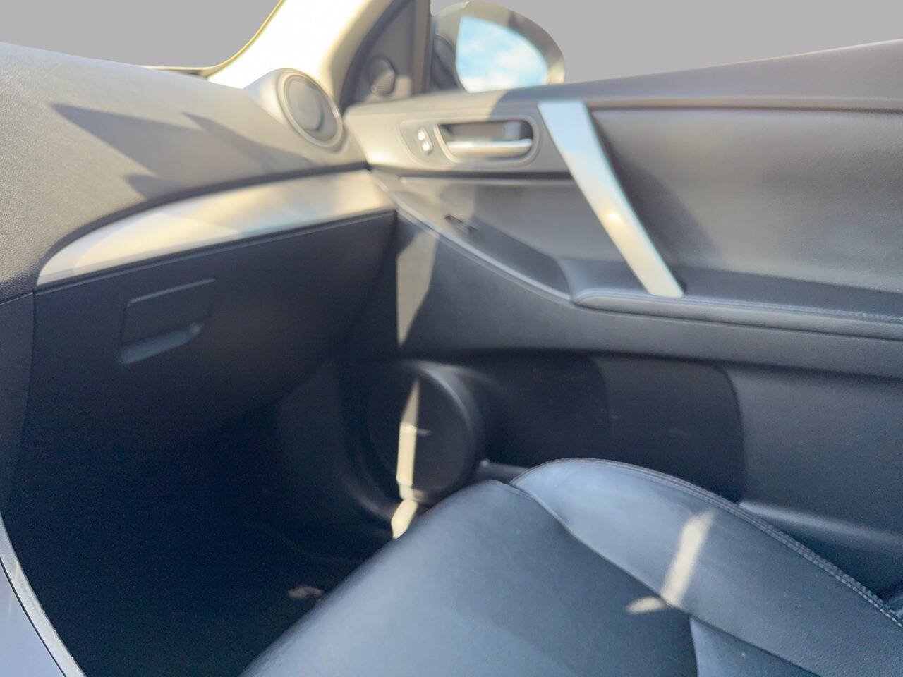 Used 2012 MAZDA MAZDA3 i Grand Touring w/ Tech Pkg FWD image 40
