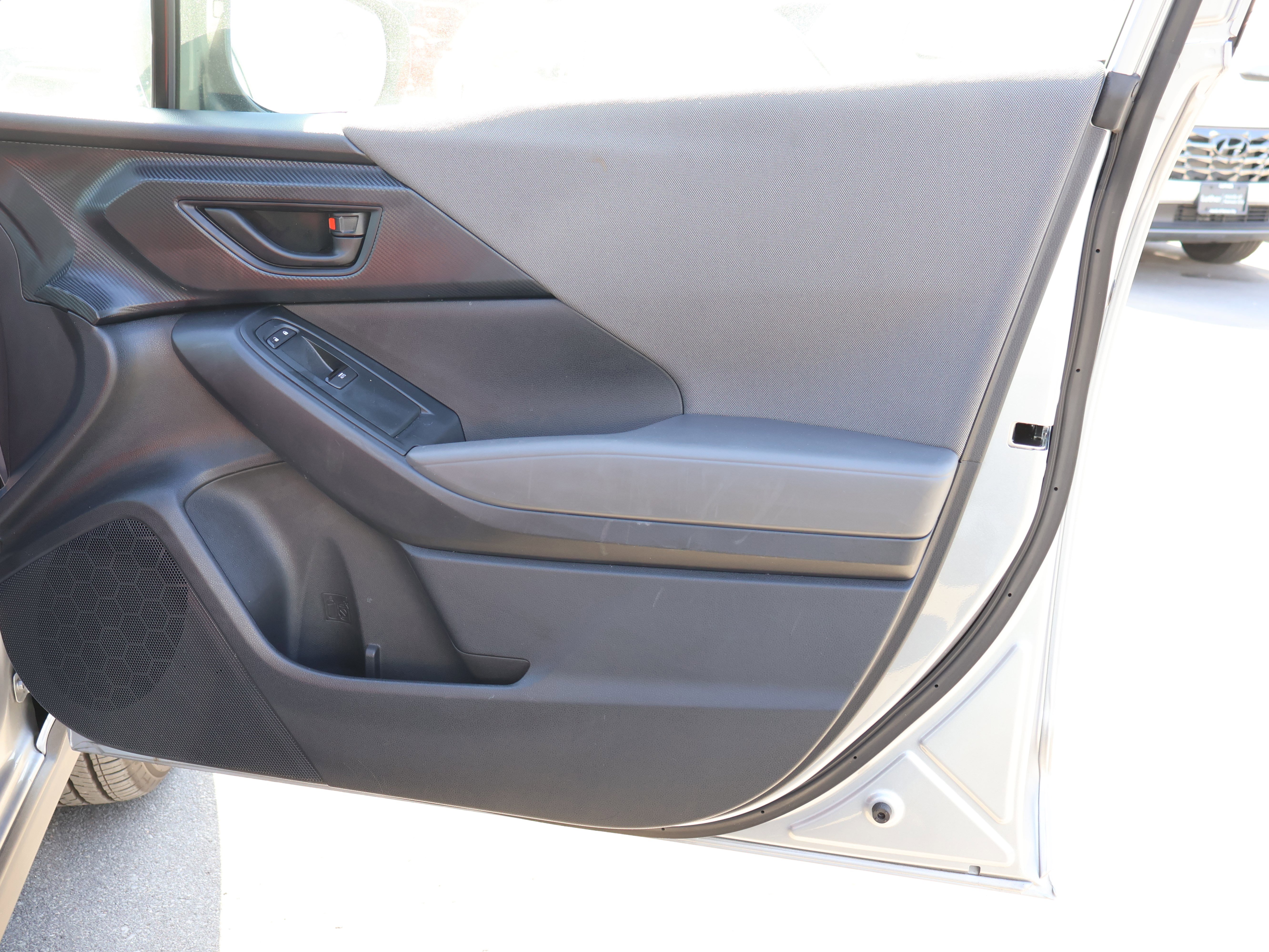 Used 2024 Subaru Crosstrek 2.0i image 9