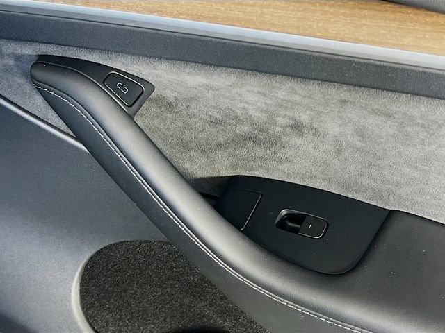 Used 2023 Tesla Model Y Performance image 30
