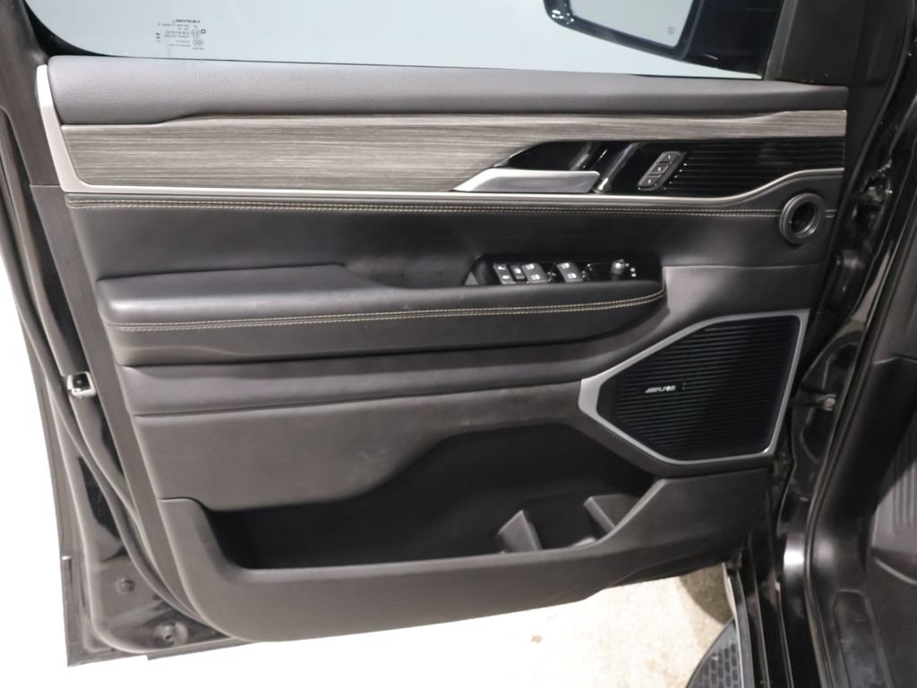 Used 2024 Jeep Wagoneer Series II AWD/4WD image 12