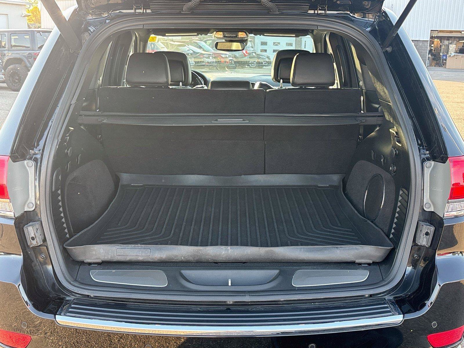Used 2019 Jeep Grand Cherokee Overland AWD/4WD image 27
