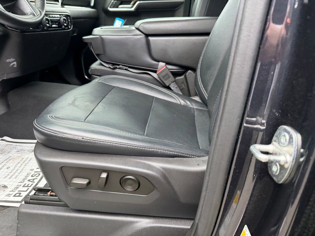 Used 2023 Chevrolet Silverado 1500 LT AWD/4WD image 14
