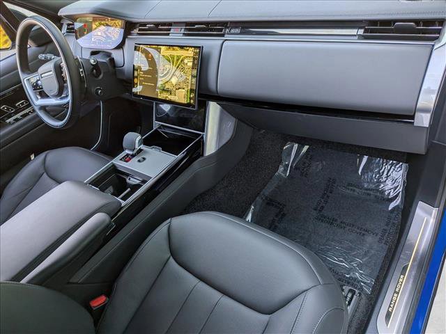 Certified 2025 Land Rover Range Rover Long Wheelbase SE image 24