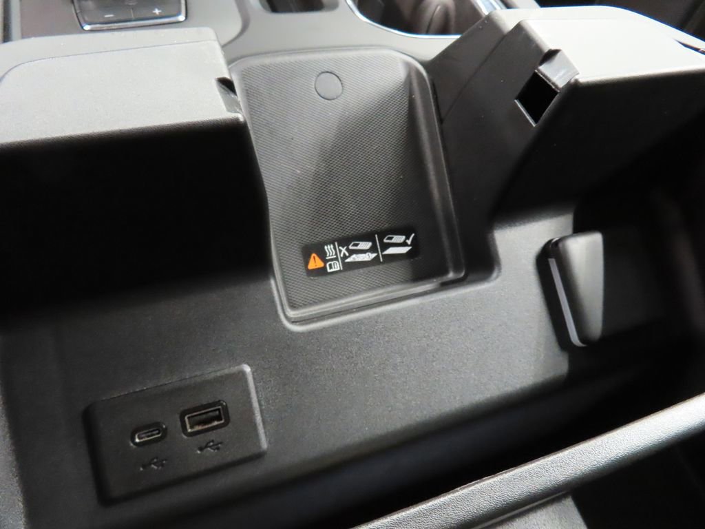 Used 2025 GMC Sierra 3500 Denali image 72