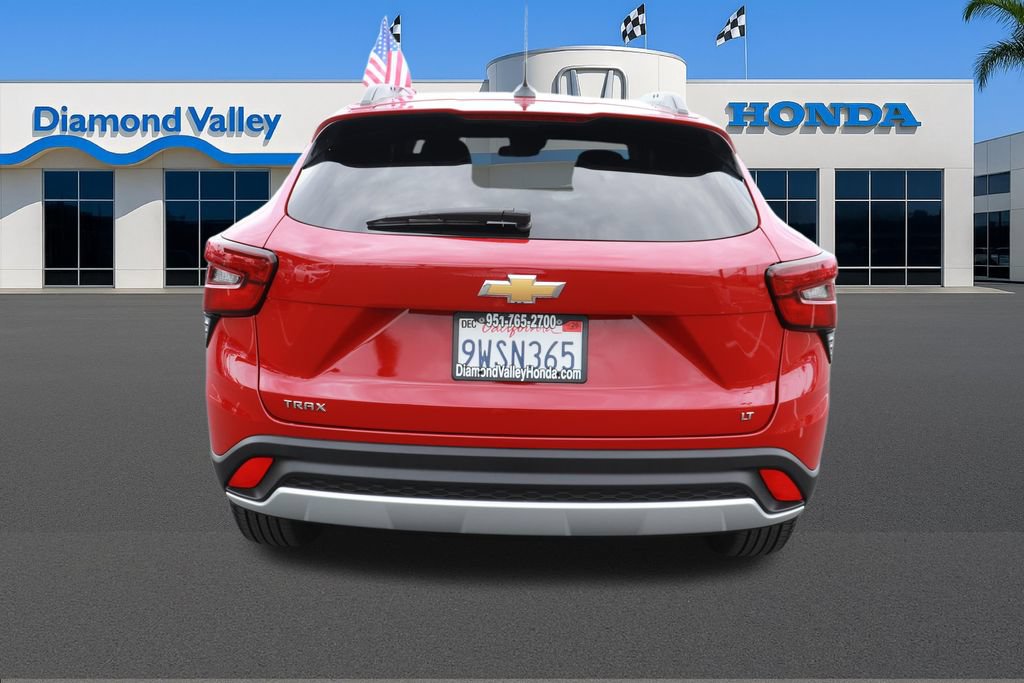 Used 2026 Chevrolet Trax LT FWD image 5