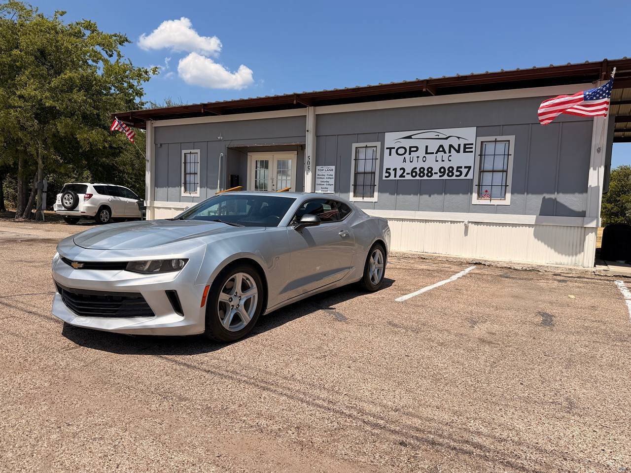 Used 2016 Chevrolet Camaro LT RWD image 2