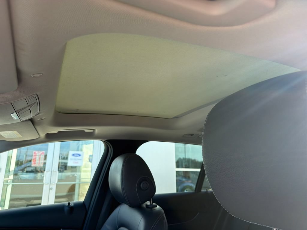 Used 2021 Mercedes-Benz GLC 300 4MATIC image 21