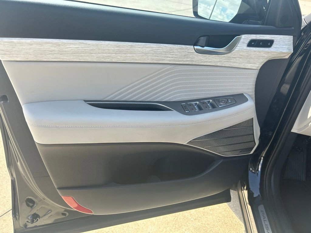 Used 2023 Hyundai Palisade Calligraphy image 47