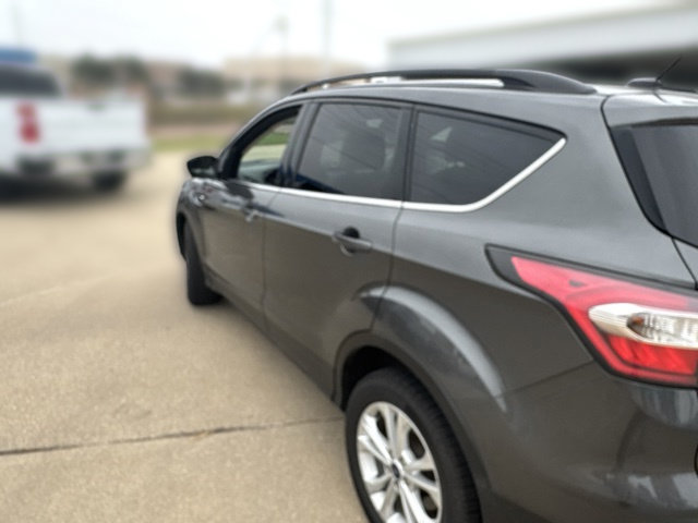 Used 2017 Ford Escape SE w/ Equipment Group 201A AWD/4WD image 40
