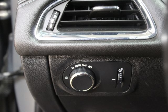 Used 2019 Chevrolet Cruze Premier FWD image 15