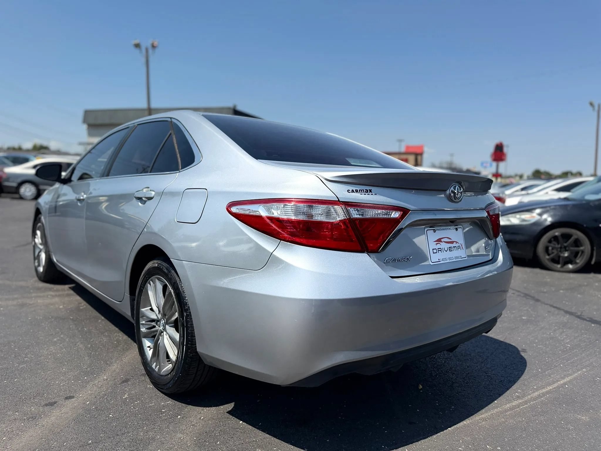 Used 2017 Toyota Camry SE FWD image 5