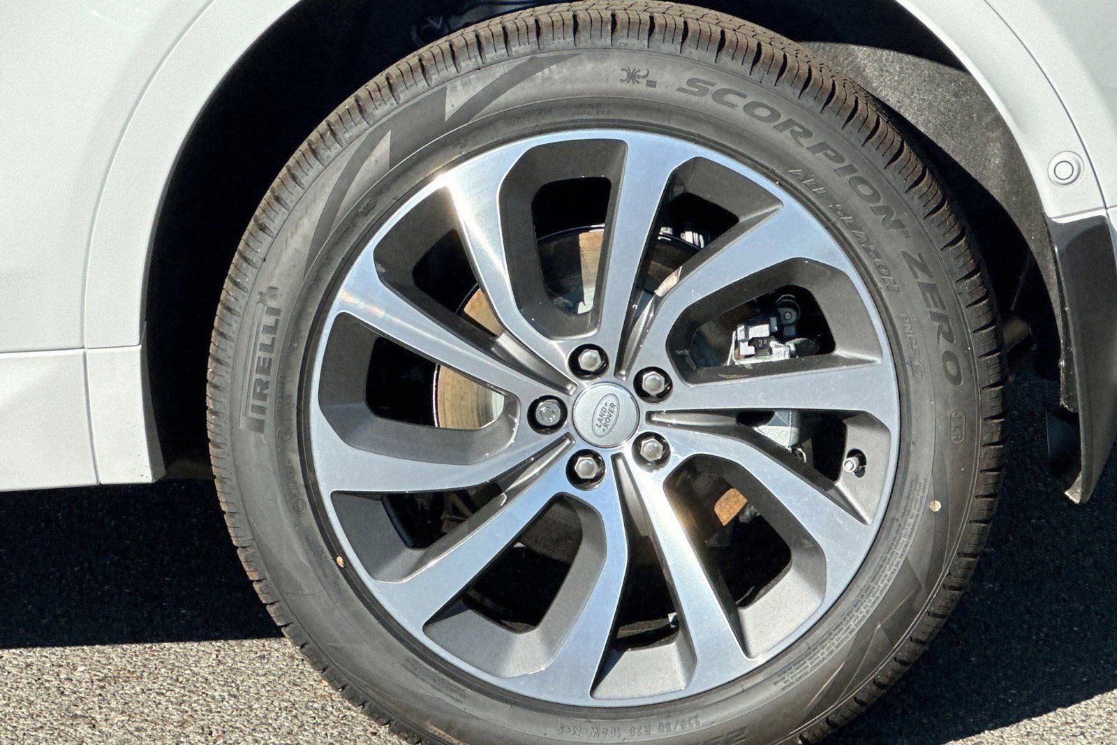 New 2025 Land Rover Discovery Sport S AWD/4WD image 9