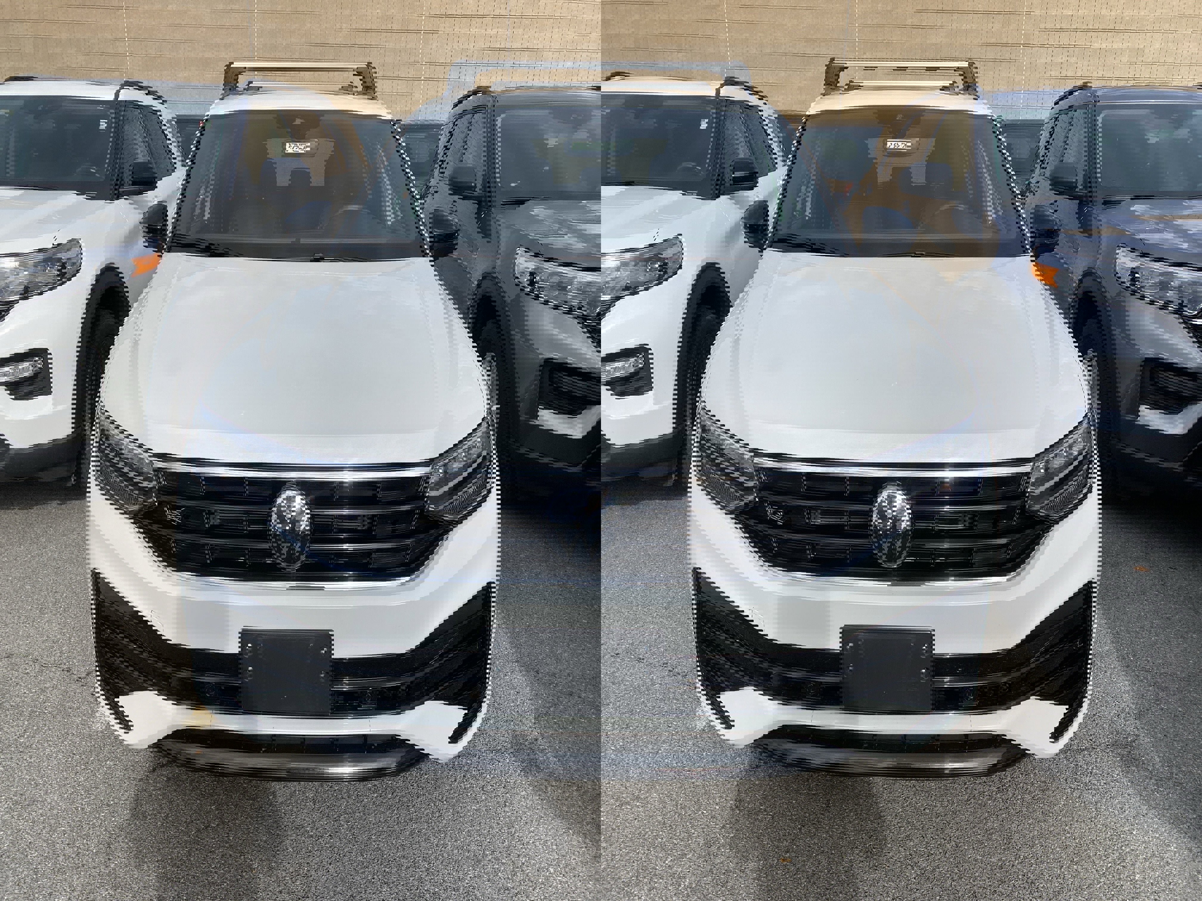 Used 2024 Volkswagen Tiguan SE R-Line image 3