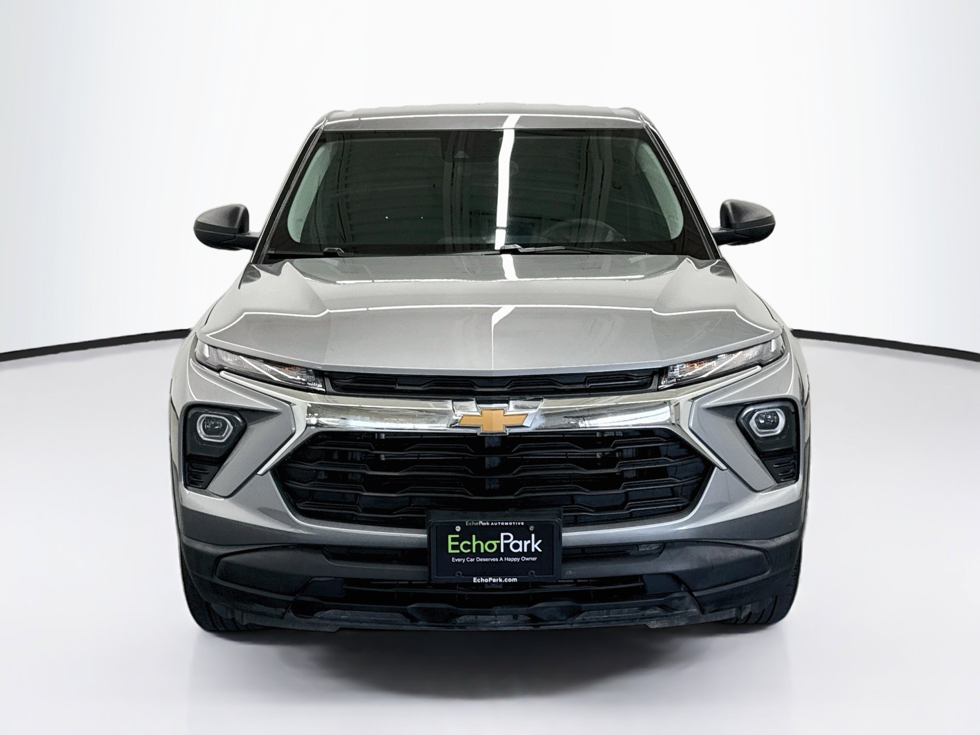 Used 2026 Chevrolet TrailBlazer LS w/ LS Convenience Package FWD image 2