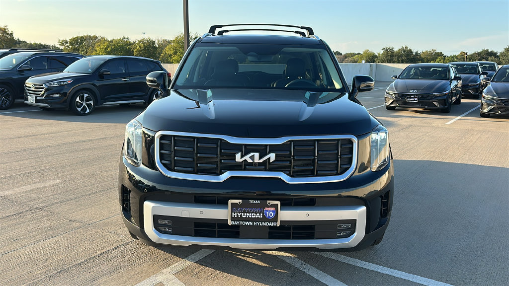 Used 2025 Kia Telluride SX w/ SX Captain's Chair Package FWD image 8