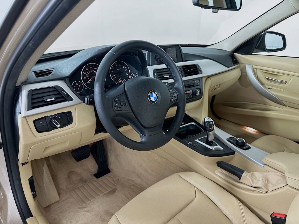 Used 2015 BMW 320i Sedan image 9