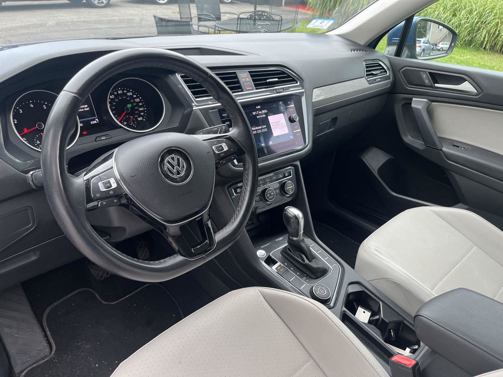 Used 2019 Volkswagen Tiguan SE w/ Panoramic Sunroof Package AWD/4WD image 5