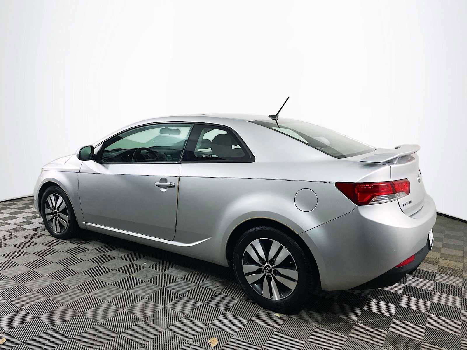 Used 2013 Kia Forte Koup EX image 6